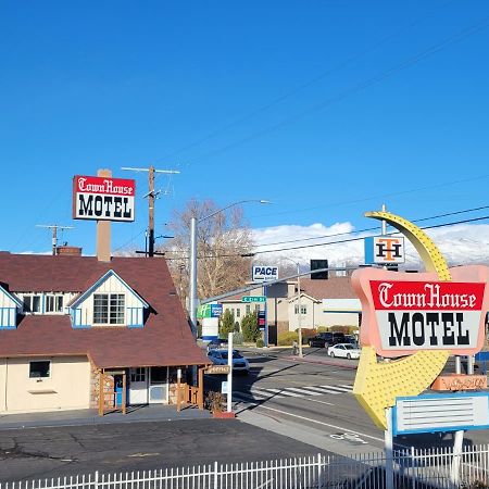 Townhouse Motel Бишоп Экстерьер фото